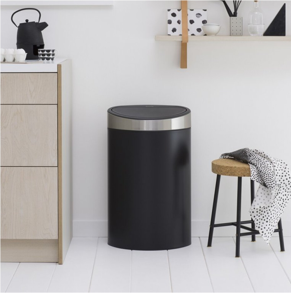 Dotykový odpadkový koš TOUCH BIN NEW 40 l, matná černá, Brabantia - main (3)