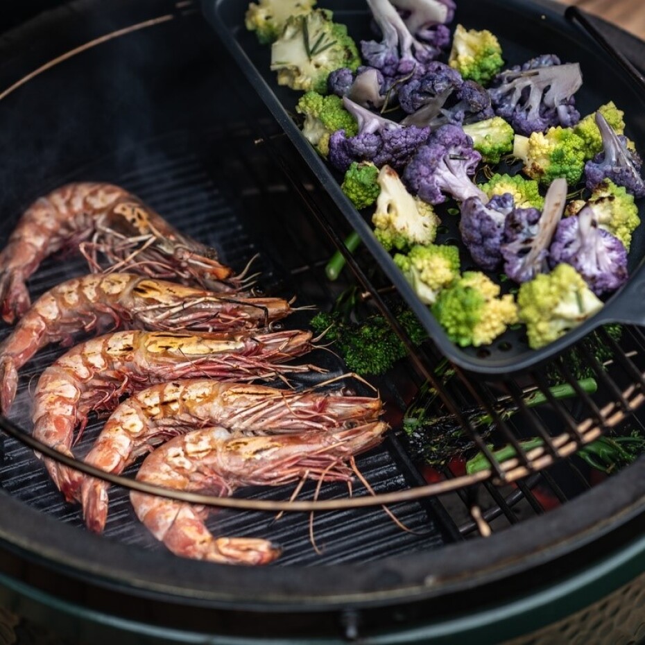 Gril na dřevěné uhlí L 46 cm,  + pojízdný stůl + ConvEGGtor + pohrabáč, zelená, Big Green Egg - main (8)