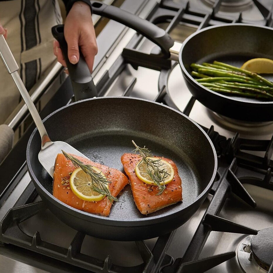 Sada pánví CENIT 28 cm + CATANIA 24 cm, sada 2 ks, Fissler - main (1)