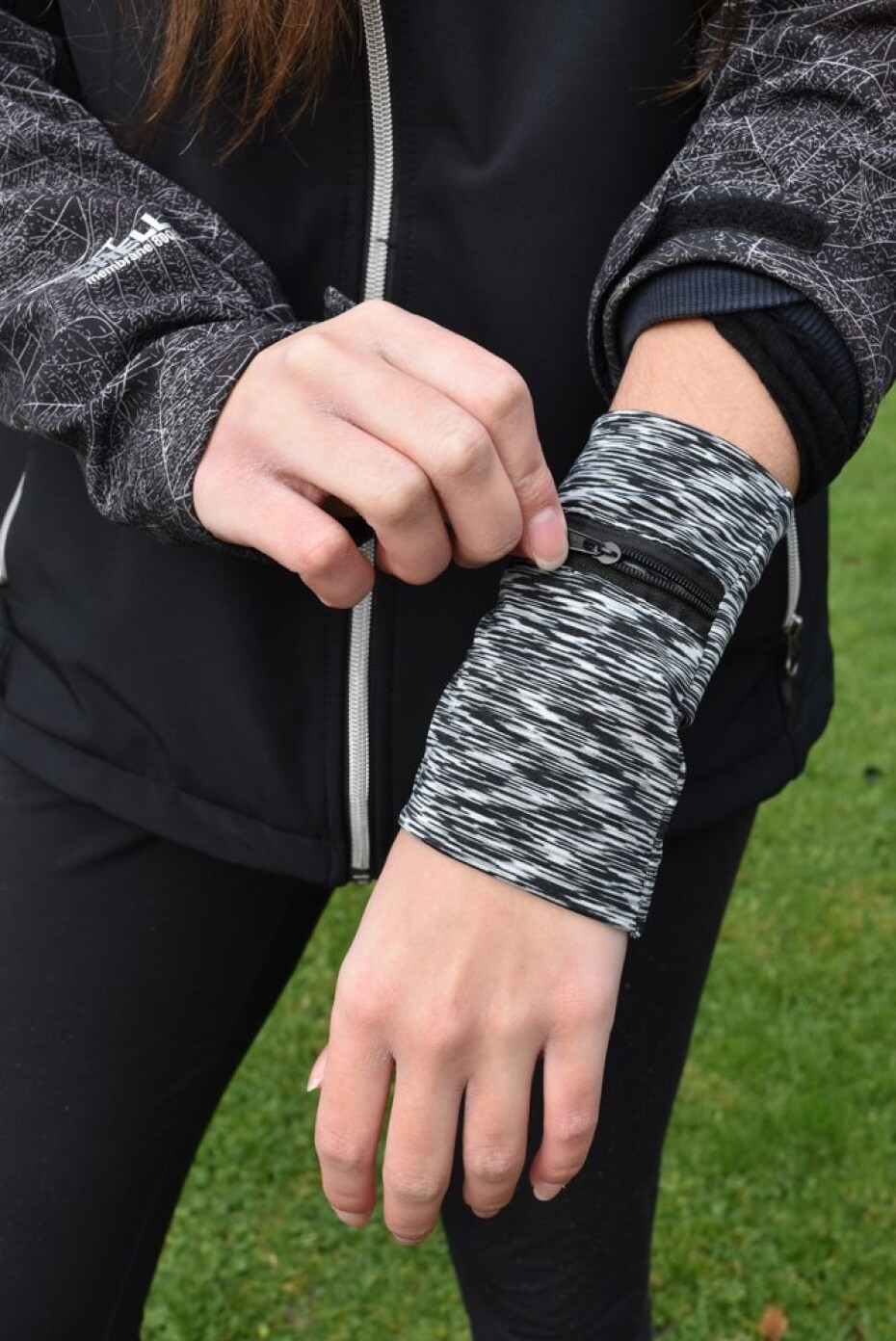 Sportago Armband na běh - černá - main (4)