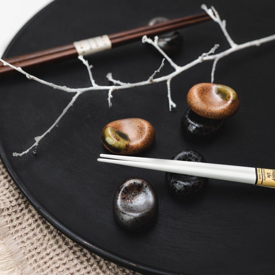 Oblázek na odložení hůlek  BLACK SAKURA , MIJ - main (3)