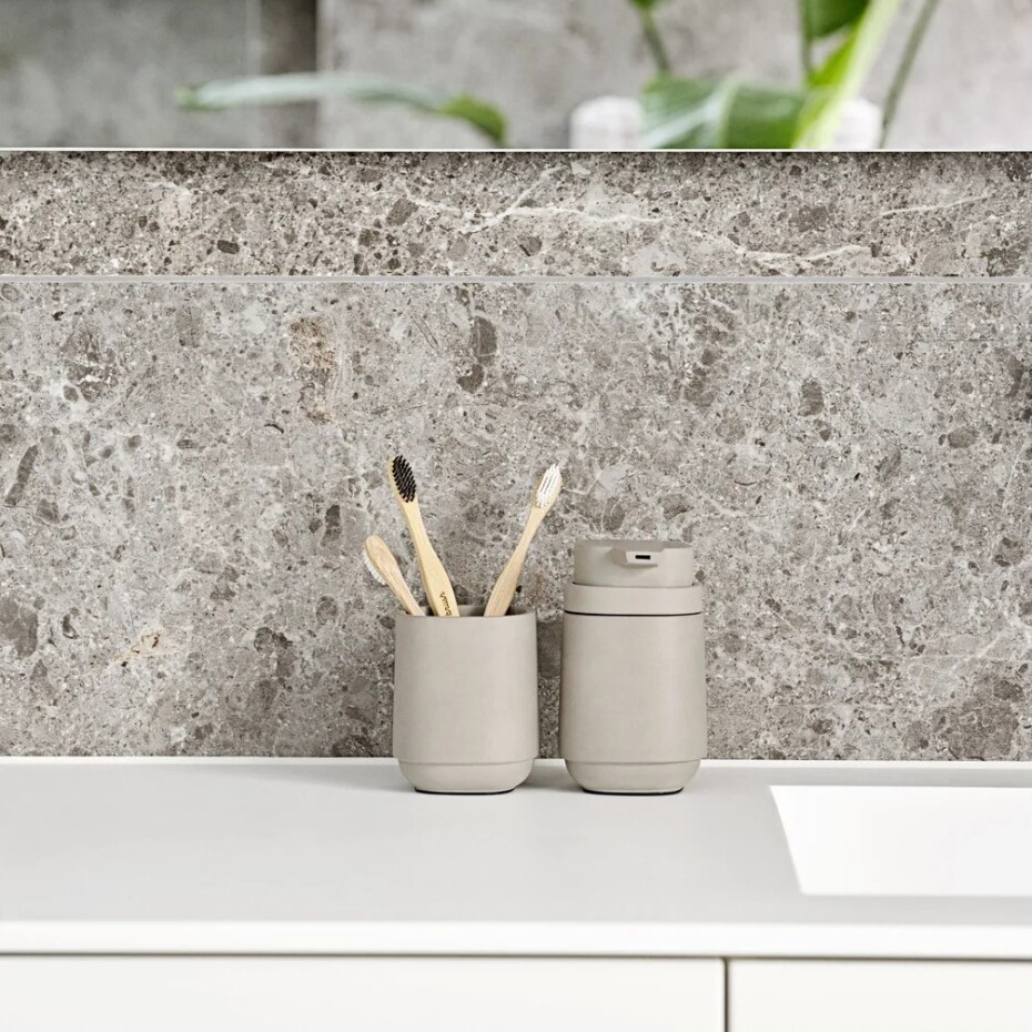 Kelímek na zubní kartáčky TIME 10 cm, tmavě šedá, beton, Zone Denmark - main (2)