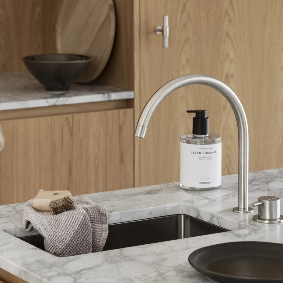 Tekuté mýdlo na mytí nádobí SATOMI CLEAN CUCUMBER 1 l, Blomus - main (2)