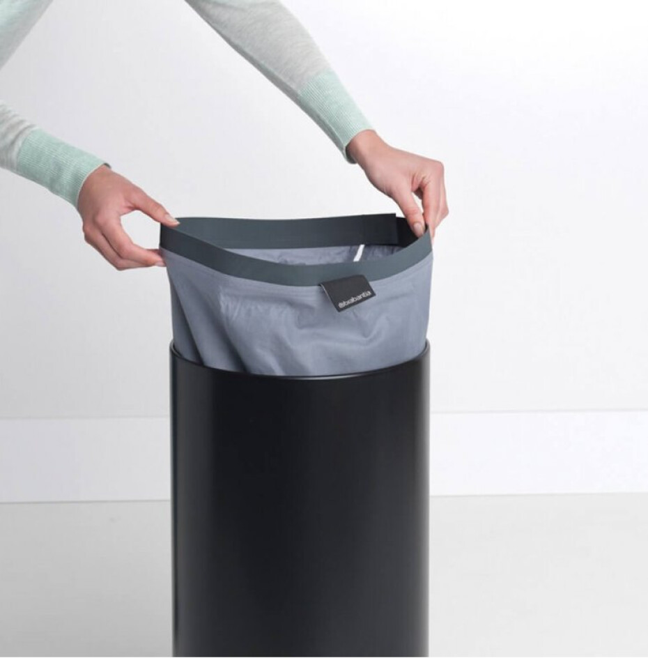 Koš na prádlo 35 l, s korkovým víkem, černá, Brabantia - main (4)