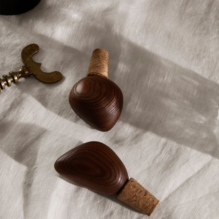 Uzávěr na víno CAIRN, sada 2 ks, hnědá, dřevo, ferm LIVING - main (1)