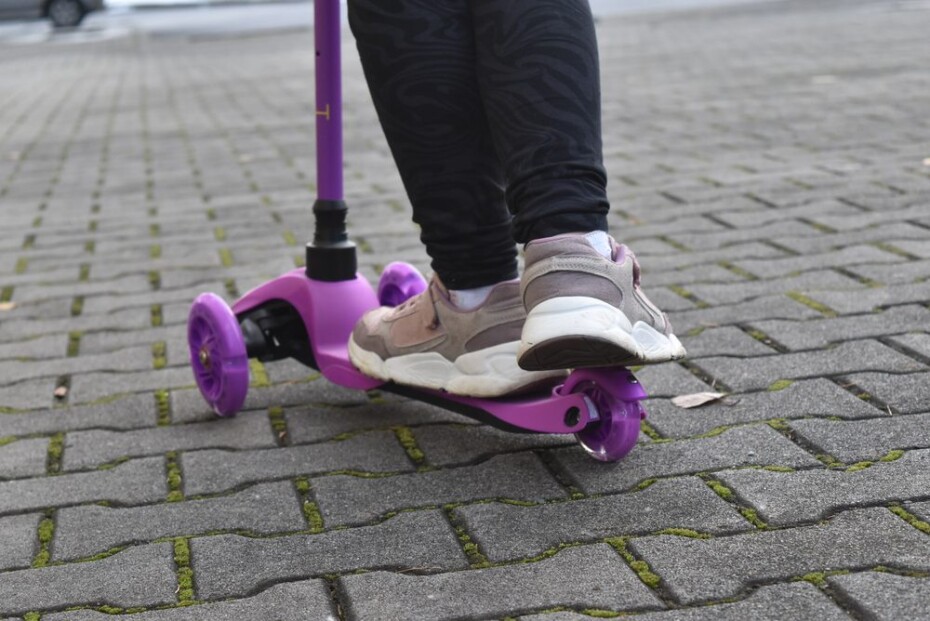 Trojkolka Scudoo Kido Pro se svítícími kolečky - fialová - main (9)