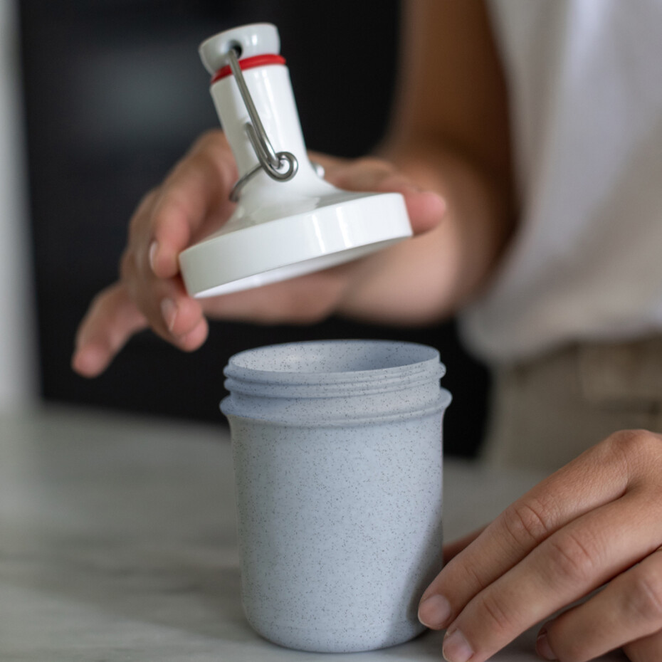 Láhev na vodu PLOPP TO GO MINI 200 ml, organická jahodová, Koziol - main (6)