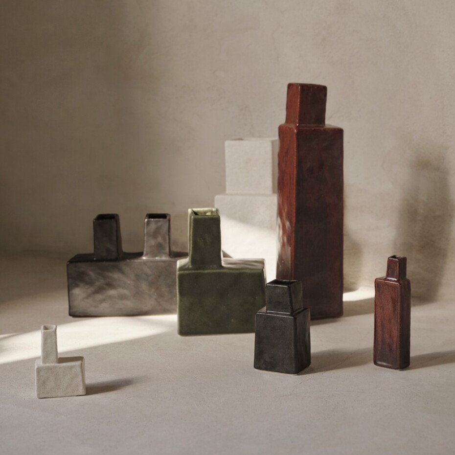 Váza KOA 26 x 17 cm, černá, keramika, ferm LIVING - main (2)