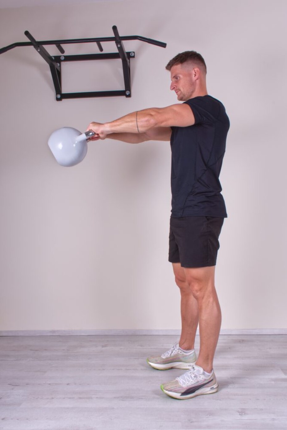 Sportago Competition Kettlebell 4 kg, šedý - main (2)