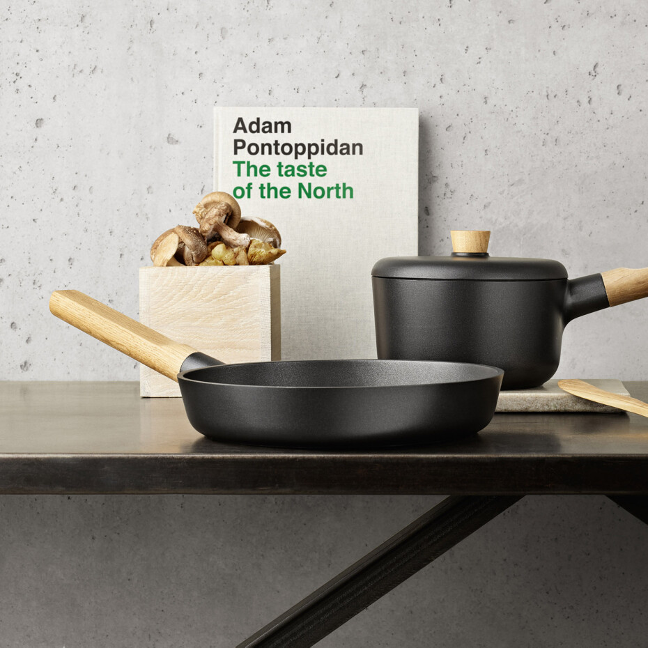 Pánev NORDIC KITCHEN 28 cm, s dřevěnou rukojetí, Eva Solo - main (4)