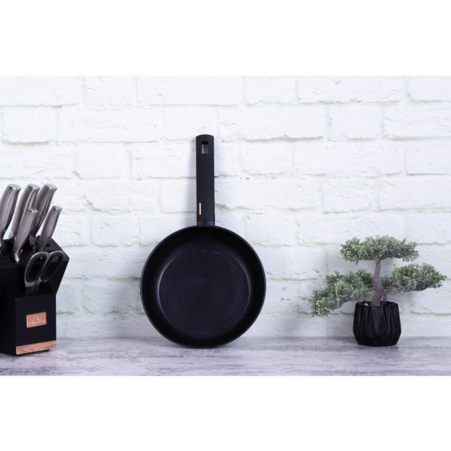 BERLINGERHAUS Pánev s titanovým povrchem 24 cm Monaco Collection BH-7083 - main (3)
