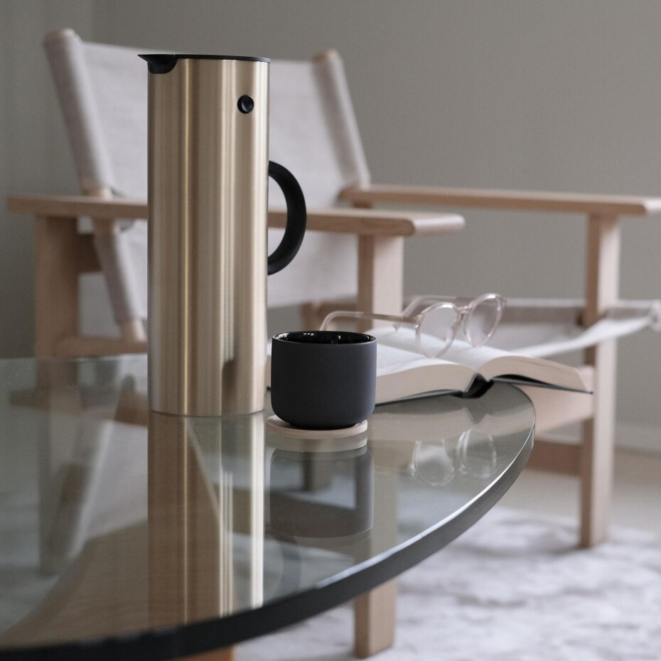 Vakuový džbán EM77 1 l, mosazná, nerezová ocel, Stelton - main (4)