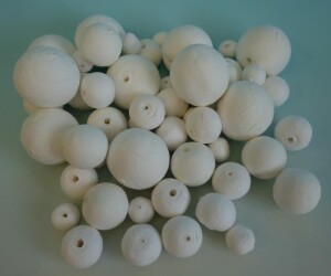 Product detail of Kuličky z buničiny s dírkou - mix velikostí 12-30 mm (50 ks), 1.  vydání