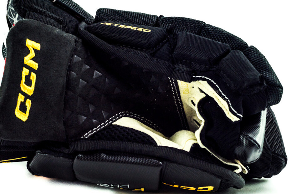 Hokejové rukavice CCM JetSpeed FT6 Pro Black/Sunflower Junior 12 palců - main (1)