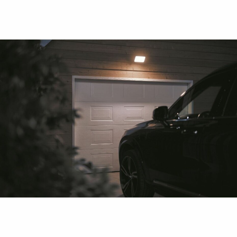 Philips HUE 17436/30/P7 venkovní reflektorová lampa Welcome 1x15W|2700K|IP44  - main (5)