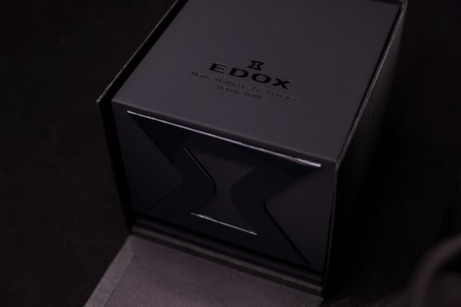 EDOX CO-1 Carbon Chronograph Automatic 01125-CLNBUN-NINBU - main (27)