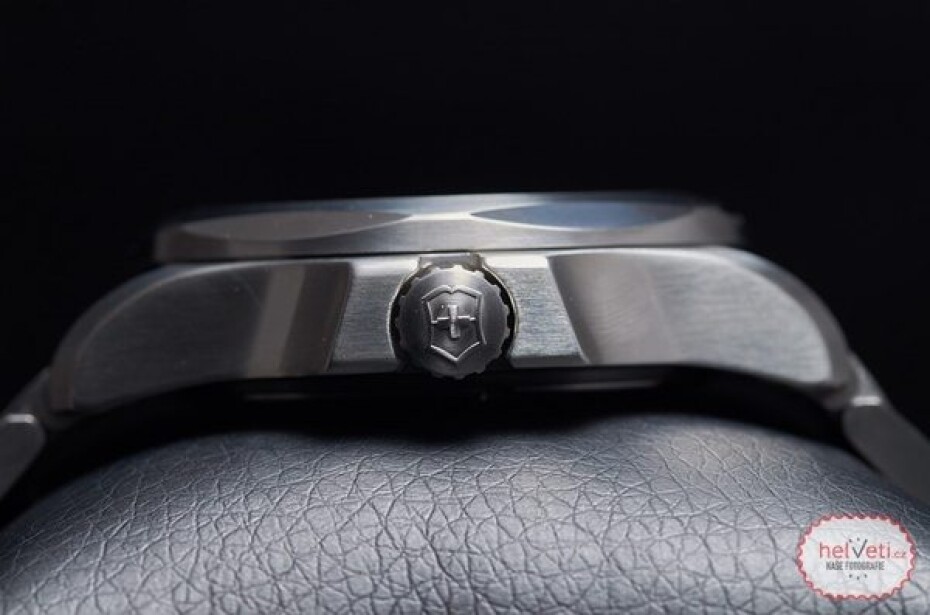 Victorinox I.N.O.X. Mechanical 241835 - main (7)