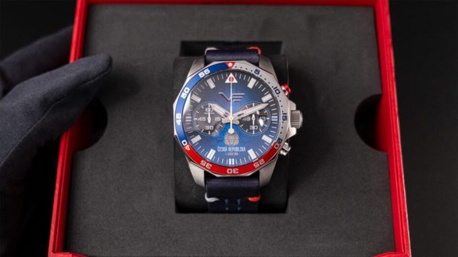 Vostok Europe Limitovaná edice Česká republika 6S21-225A481 - main (10)