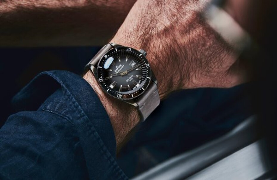 EDOX Skydiver Date Automatic 80126-3VIN-GDN Limited Edition - main (13)
