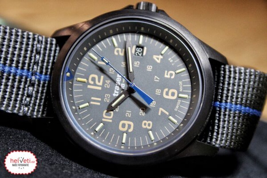 Traser P67 Officer Pro Grey Nato s pruhem - main (13)