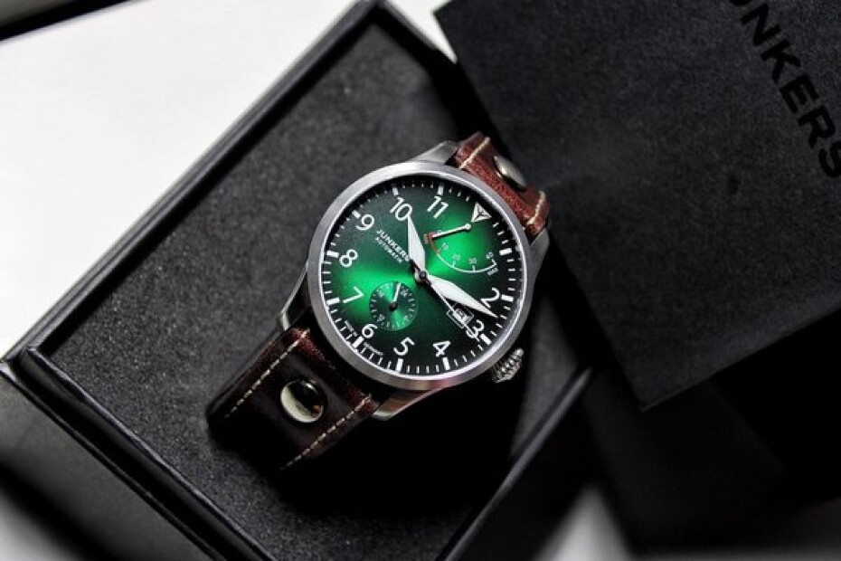 Junkers Flieger Powerreserve 9.64.01.06 - main (1)