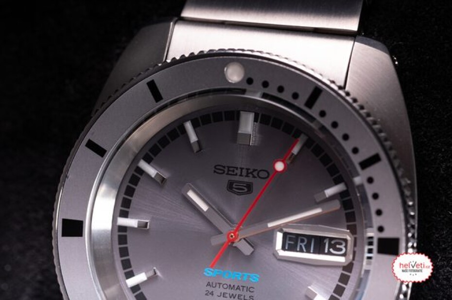 Seiko 5 Sports SRPL03K1 Heritage Design Re-creation Limited Edition - main (6)
