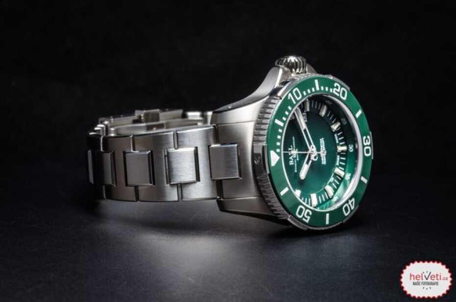 Ball Engineer Hydrocarbon DeepQUEST Ceramic COSC DM3002A-S4CJ-GR - main (3)