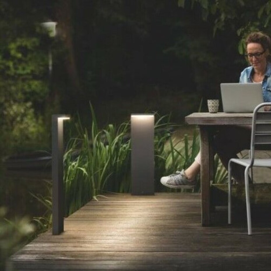 Philips Bustan UltraEfficient venkovní sloupkové LED svítidlo 3,8W 2700K 82cm, antracitová - main (2)