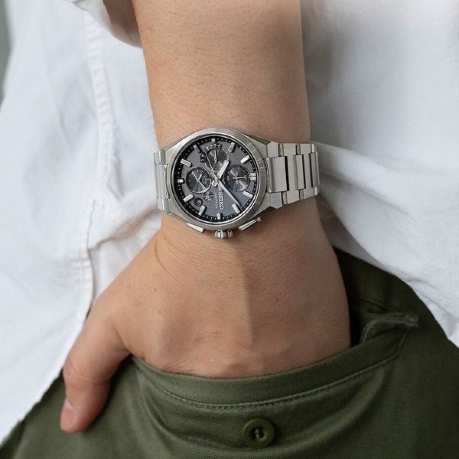 Seiko Astron Dual-Time Chronograph SSH163J1 - main (12)