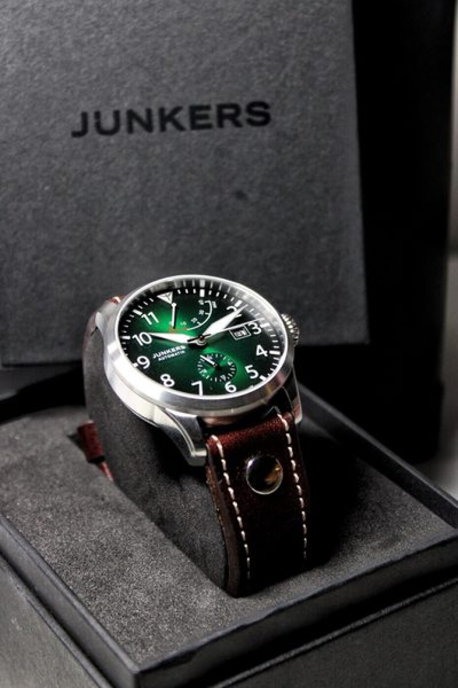 Junkers Flieger Powerreserve 9.64.01.06 - main (8)