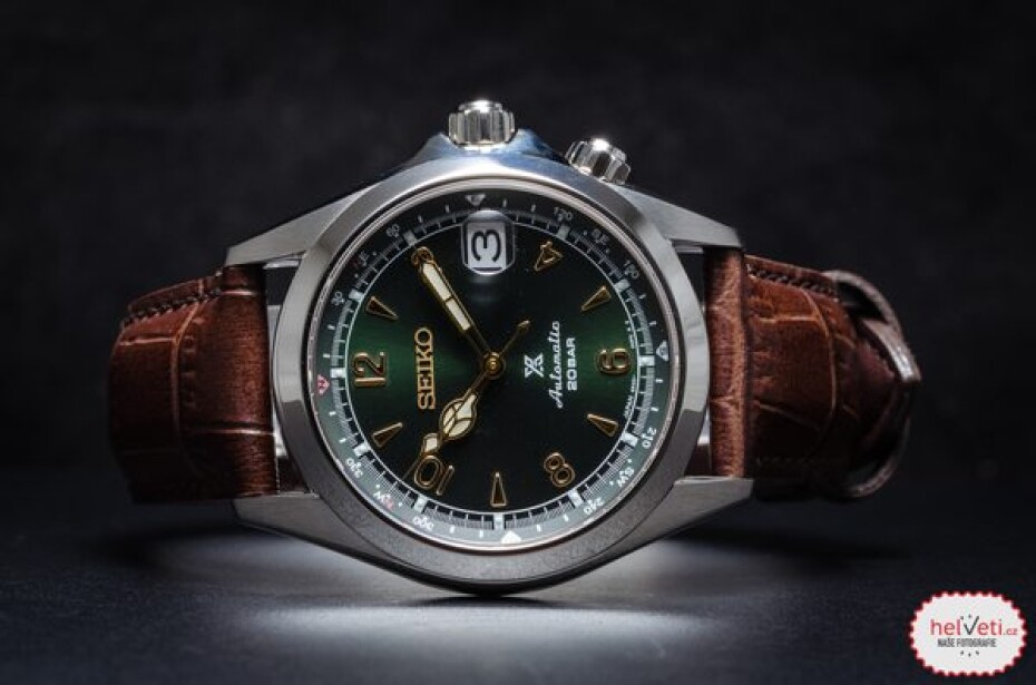 Seiko Alpinist SPB121J1 - main (1)
