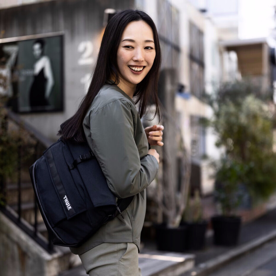 Brašna Thule Paramount Crossbody 14L - Black - main (2)