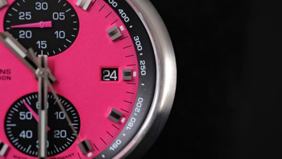 Junghans 1972 Competition PINK Automatic Limited Edition 27/4406.00 - main (18)