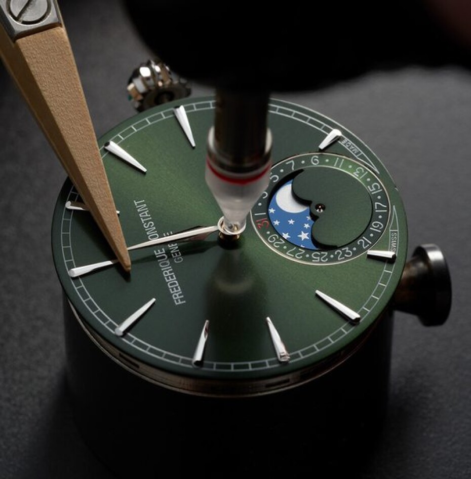 Frederique Constant Manufacture Classic Moonphase Date Automatic FC-716GR3H6 - main (6)