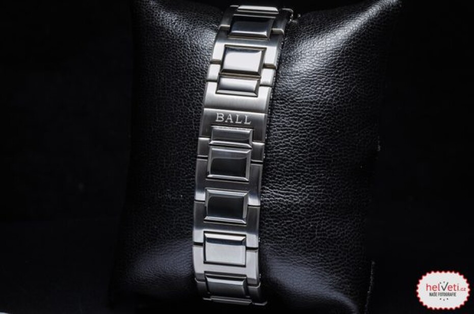 Ball Engineer III Marvelight Chronometer - Caring Edition (40mm) COSC NM9026C-S28C-BK - main (8)