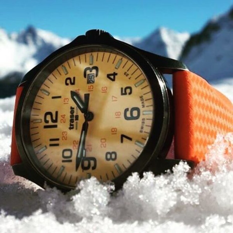 Traser P67 Officer Pro GunMetal Orange Silikon - main (4)