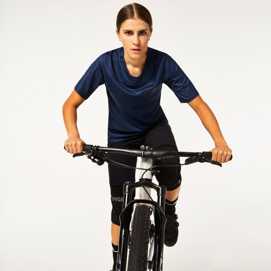 Dámský cyklistický dres Oakley  WMNS Factory Pilot Lite SS - main (5)