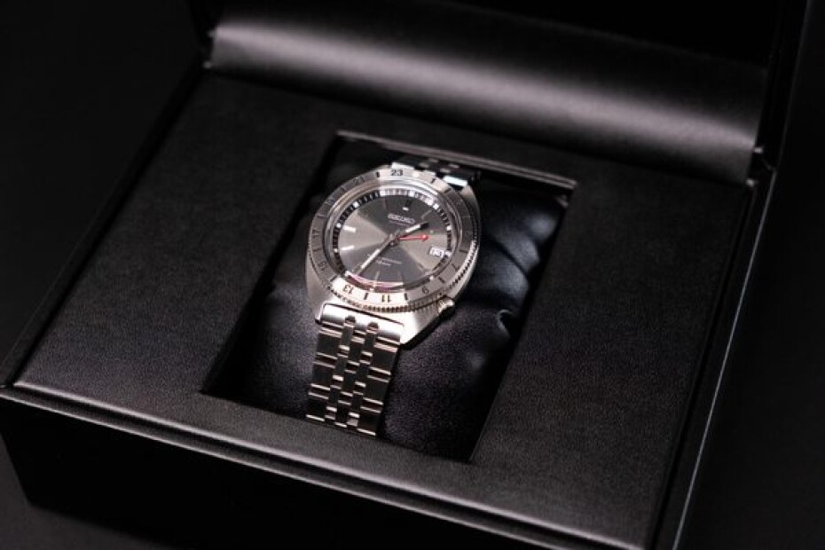 Seiko Prospex SPB411J1 Navigator Timer GMT Limited Edition - main (19)