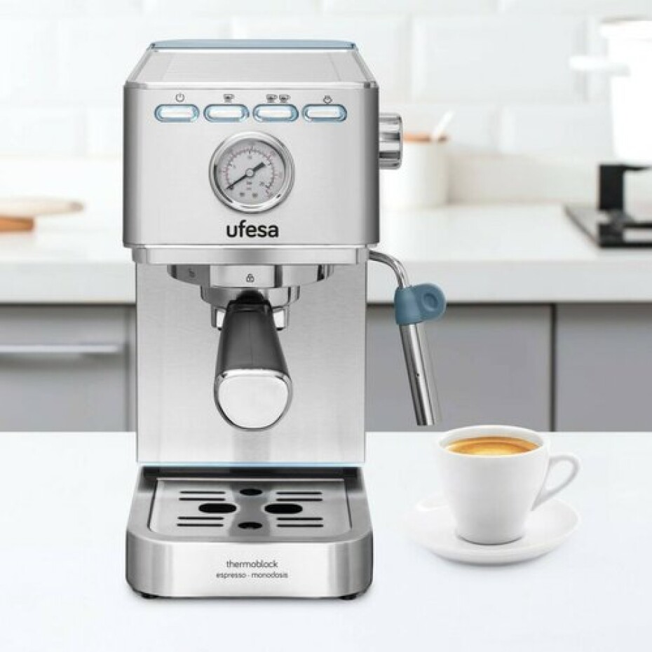 Ufesa CE8030 MILAZZO espresso pákový kávovar, stříbrná - main (6)