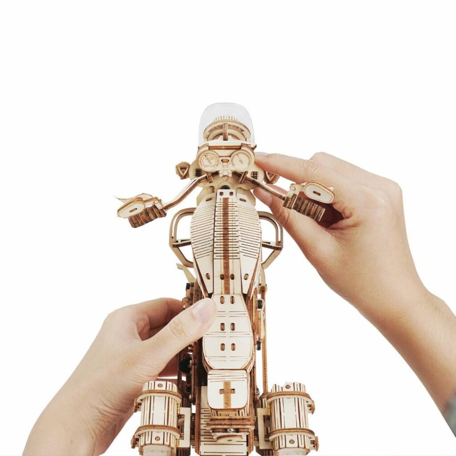 RoboTime 3D dřevěné mechanické puzzle Motorka (cruiser) - main (2)