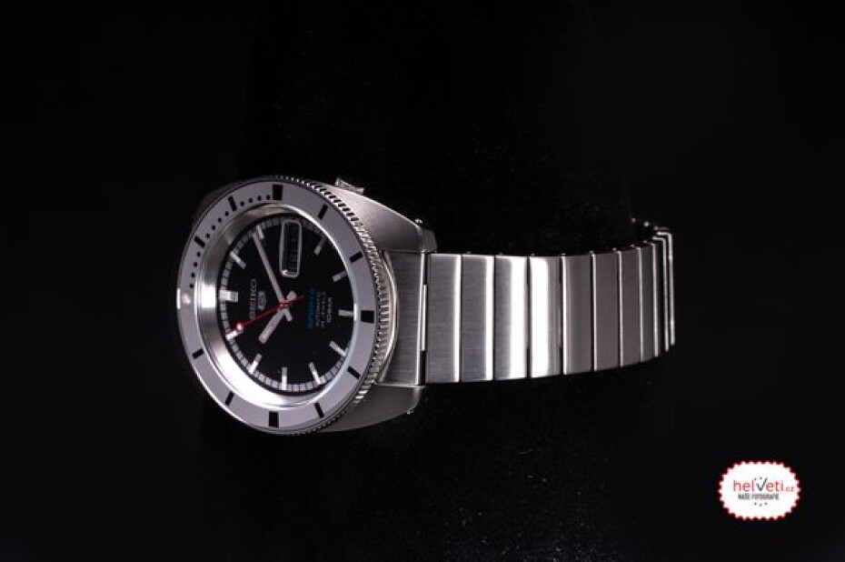 Seiko 5 Sports SRPL05K1 Heritage Design Re-creation Limited Edition - main (16)