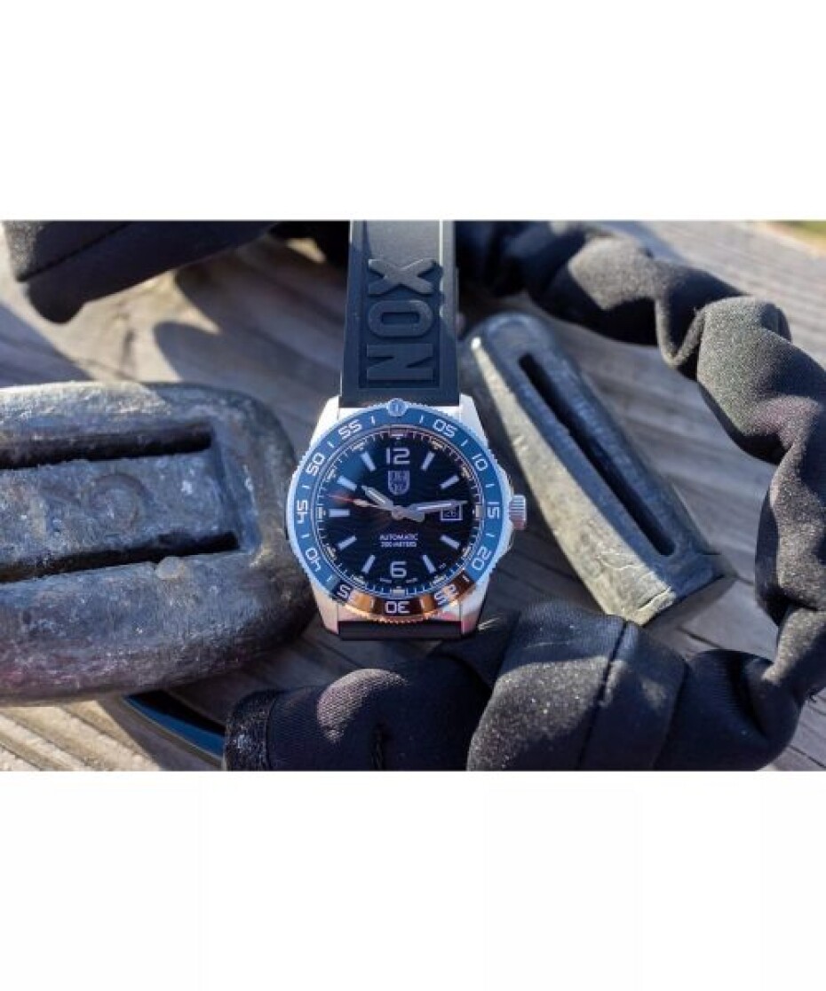 Luminox Pacific Diver Automatic 3100 Series XS.3101 - main (10)