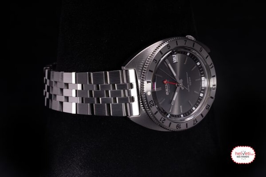 Seiko Prospex SPB411J1 Navigator Timer GMT Limited Edition - main (3)