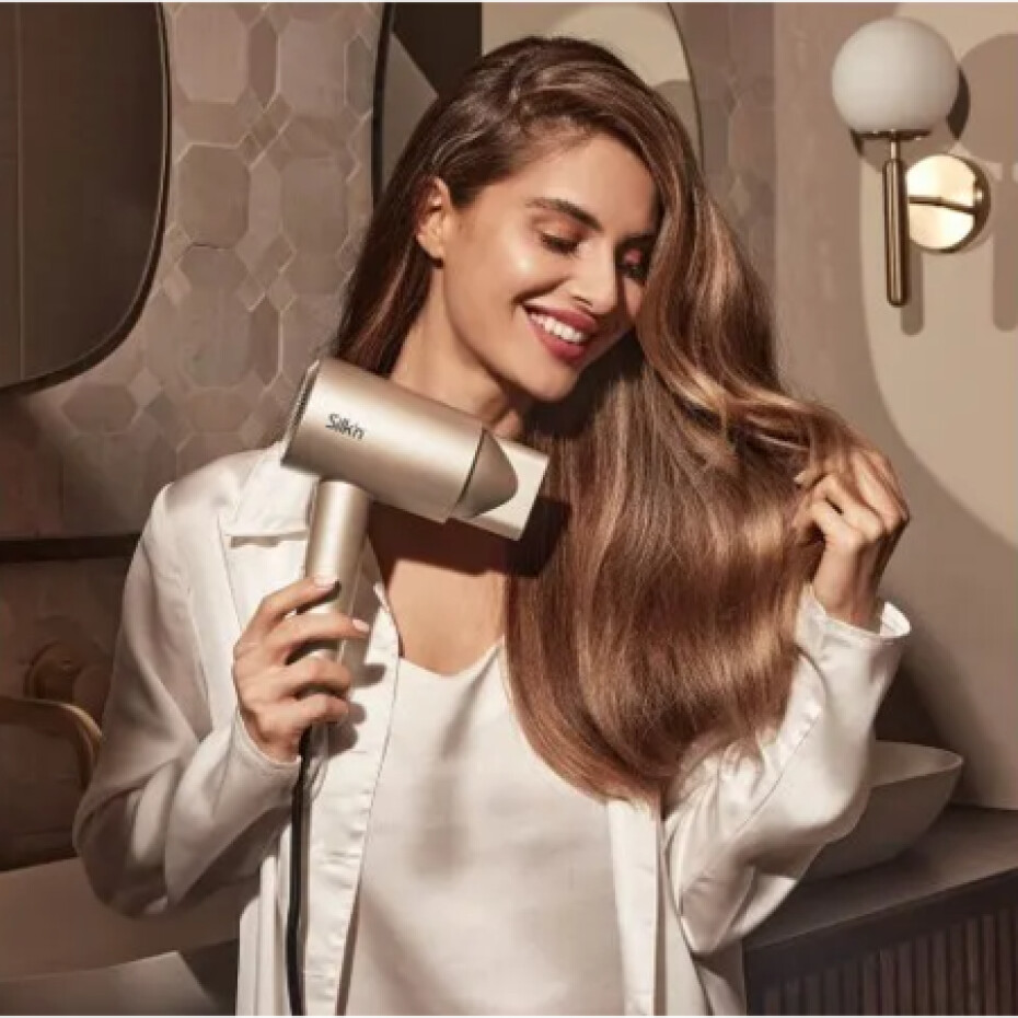Silk'n vysoušeč vlasů s bezkartáčovým motorem SilkyAirPro - main (4)