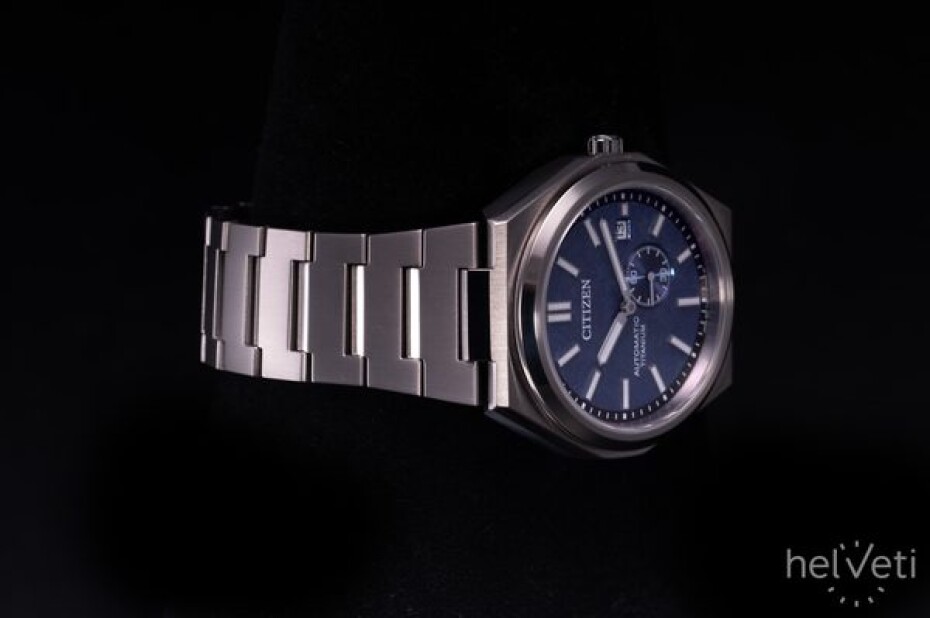 Citizen Super Titanium Automatic Small Seconds NJ0180-80L - main (2)