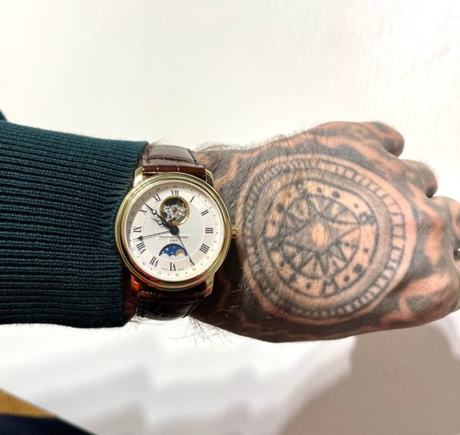 Frederique Constant Classics Heart Beat Moonphase Date Automatic FC-335MC4P5 - main (9)