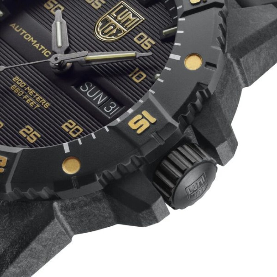 Luminox Master Carbon SEAL Automatic XS.3865.GOLD - Limited Edition - main (5)