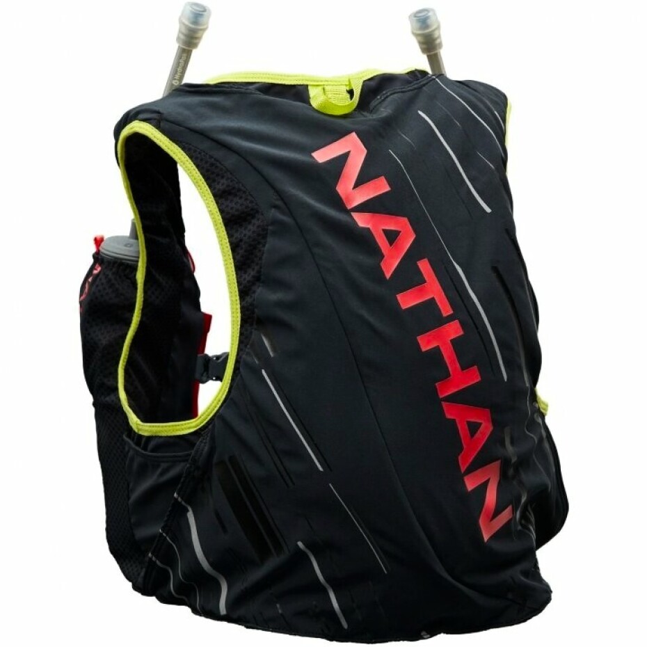 Dámská běžecká vesta Nathan  Pinnacle Series Vapor 4 l W Black/Hibiscus - main (0)