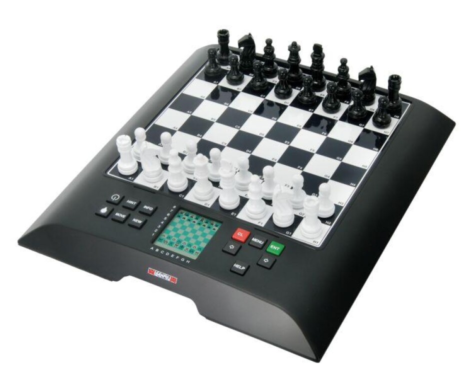 Millennium Šachový počítač Millennium ChessGenius - main (0)