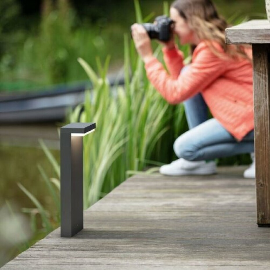 Philips Bustan UltraEfficient venkovní sloupkové LED svítidlo 3,8W 2700K 45cm, antracitová - main (2)
